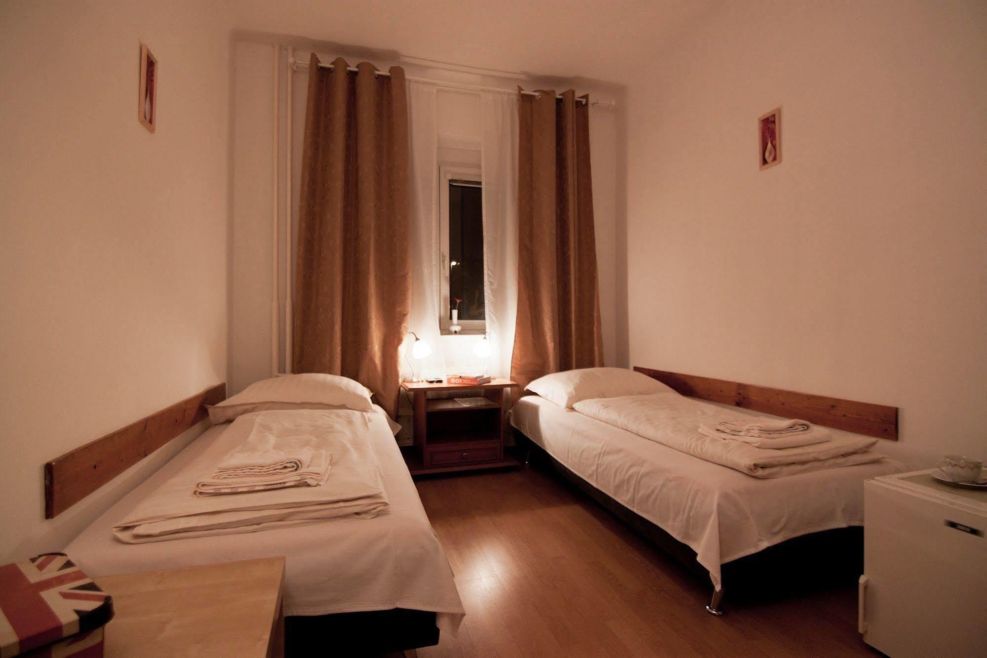 Pension Nika Praga Exterior foto