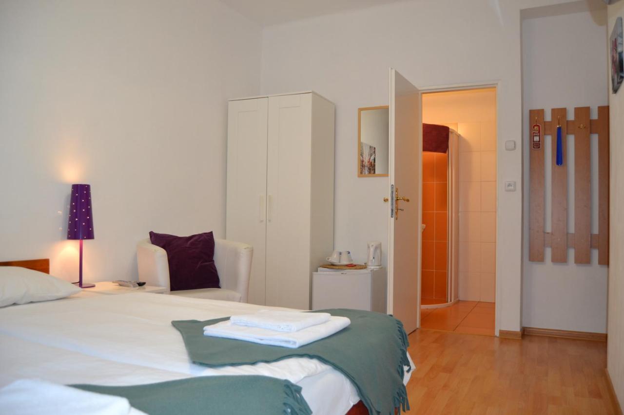 Pension Nika Praga Exterior foto